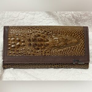 NWOT Elegant Coffee ColoredCrocodile Embossed Wallet